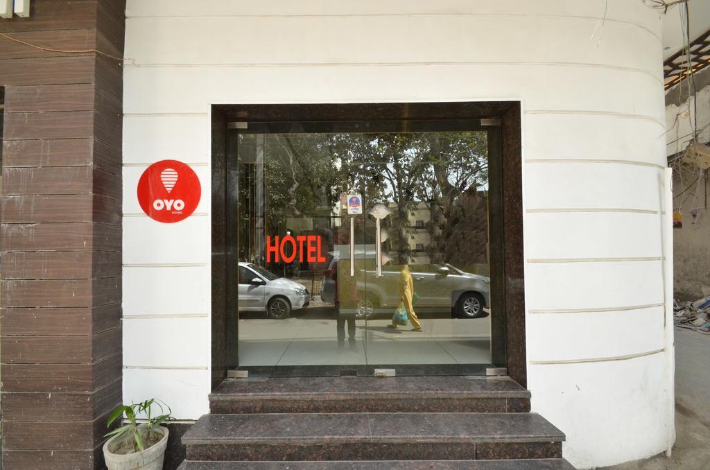 Oyo 1676 Hotel Sukhmani Amritsar Exteriör bild